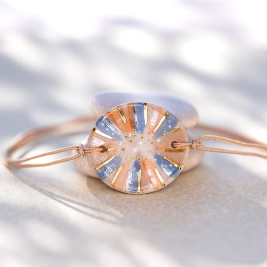 Bracelet en céramique bleu et orange, doré à l'or fin - Modèle Aube Azurée - Cala Gioia