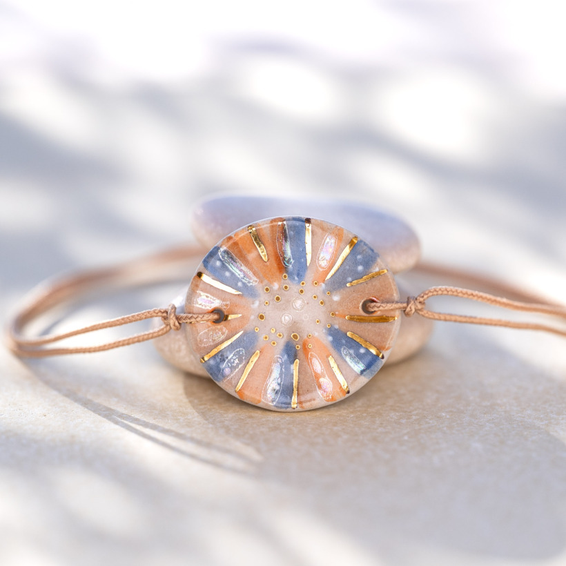 Bracelet en céramique bleu et orange, doré à l'or fin - Modèle Aube Azurée - Cala Gioia