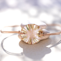 Bracelet en céramique vert clair, doré à l'or fin - Modèle Feuillage Irisée - Cala Gioia