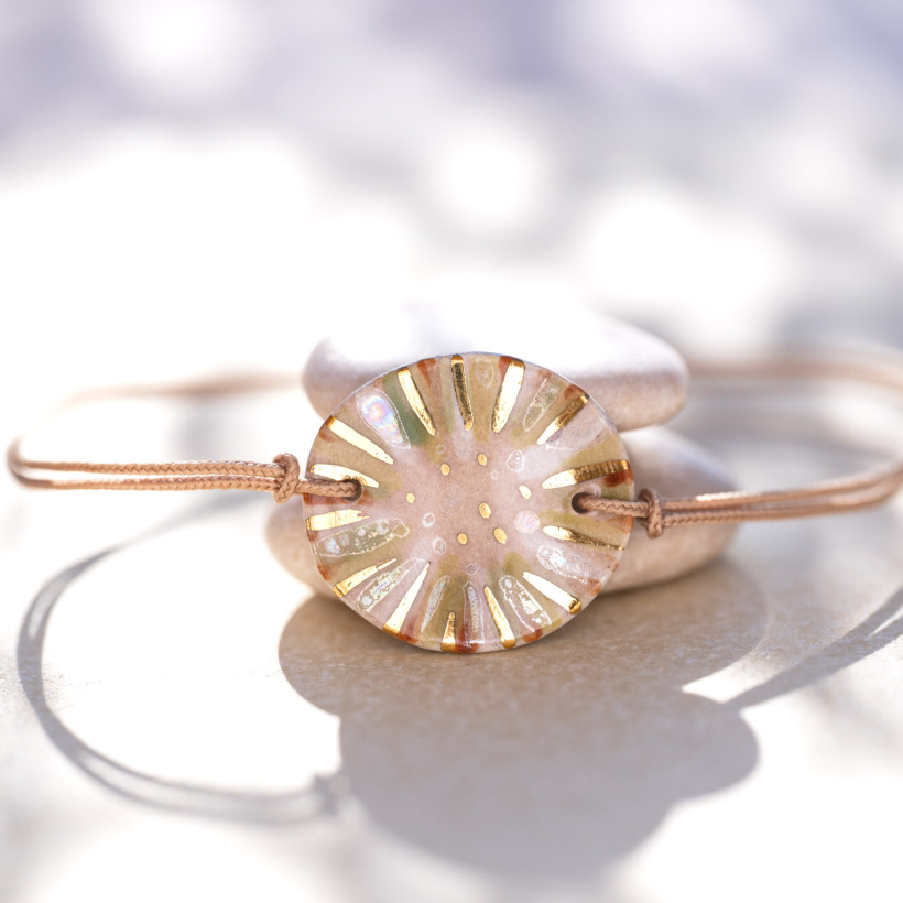 Bracelet en céramique vert clair, doré à l'or fin - Modèle Feuillage Irisée - Cala Gioia