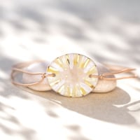 Bracelet en céramique jaune et blanc, doré à l'or fin - Modèle Flore Étoilée - Cala Gioia