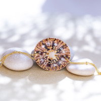 Bracelet en céramique prune et brun, doré à l'or fin, sur chaîne perlée or laminé - Modèle Sienne Pourprée - Cala Gioia