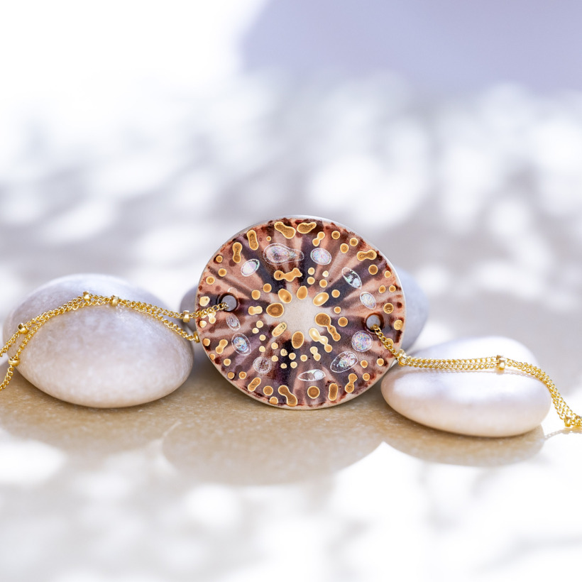 Bracelet en céramique prune et brun, doré à l'or fin, sur chaîne perlée or laminé - Modèle Sienne Pourprée - Cala Gioia